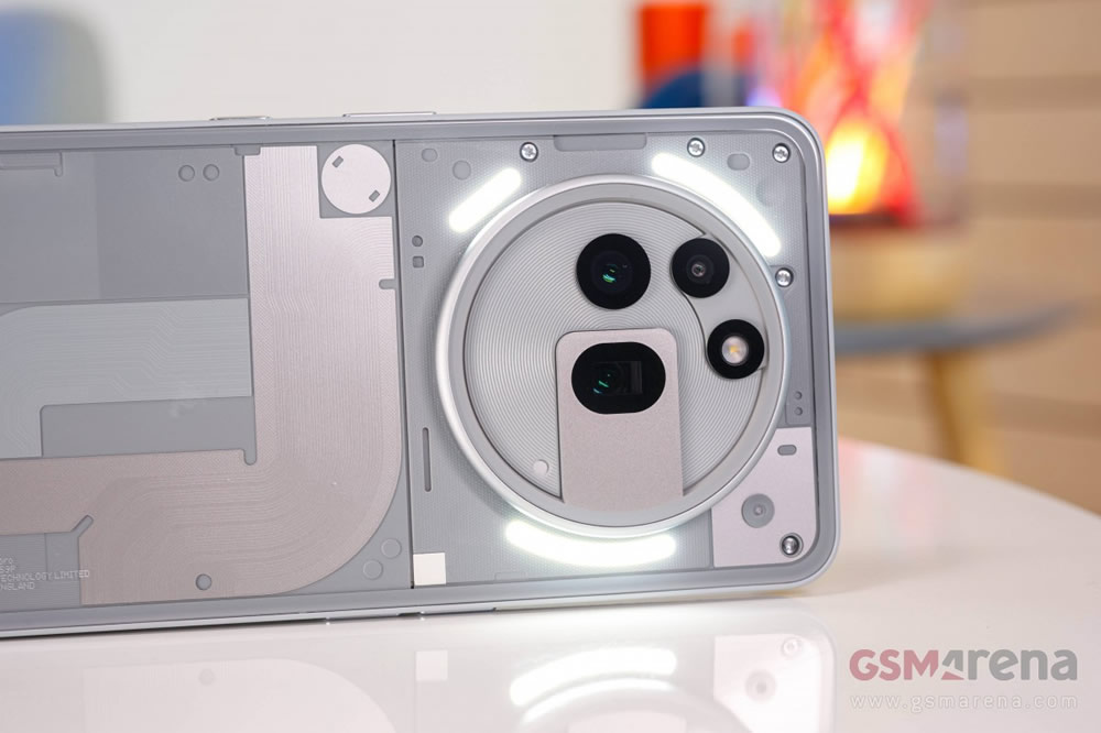 Nothing Phone (3) удивил размером камеры и отсутствием Glyph Interface Nothing Phone (3) удивил размером камеры и отсутствием Glyph Interface