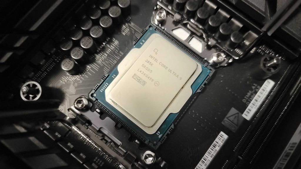Intel Core Ultra 9 285K показал прирост производительности на Linux без нового BIOS