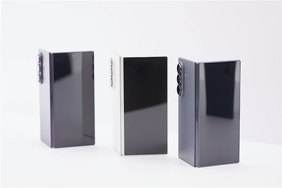 Продажи складных смартфонов вырастут на 20% благодаря дебюту Apple