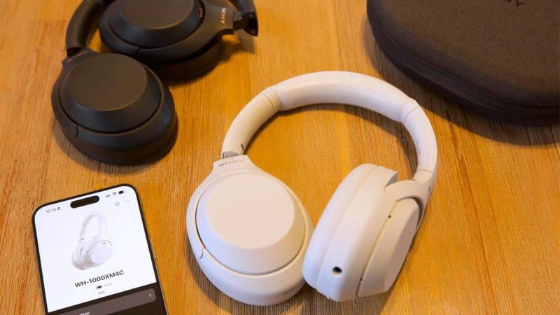 Sony перевыпустила легендарные наушники WH-1000XM4, обновив их и снизив цену